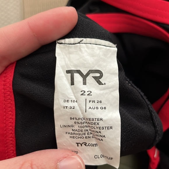 TYR - Black and red Suit - size 22 - Picture 5 of 5